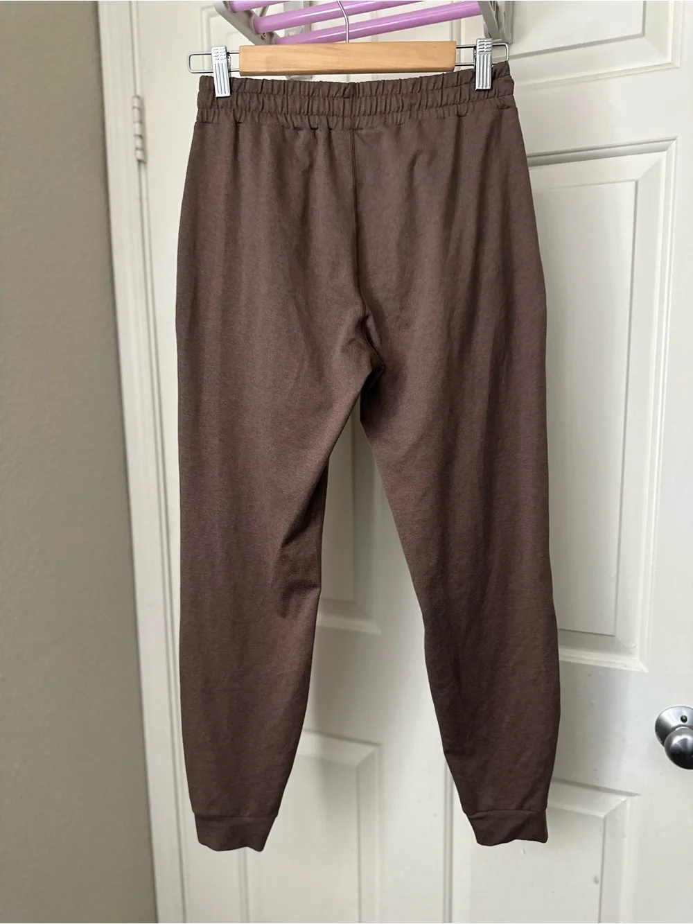 Vuori Performance Joggers - Picture 3 of 4